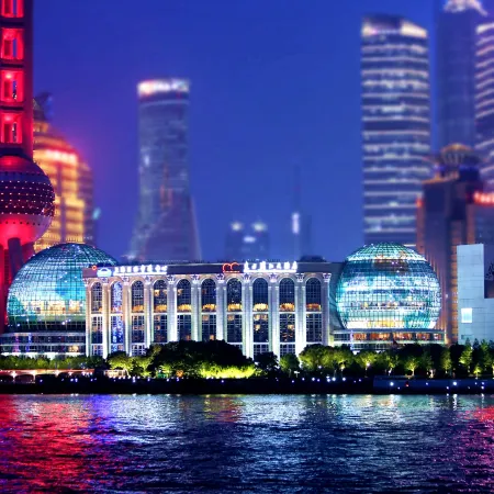 Oriental Riverside Hotel Shanghai (Shanghai International Convention Center) Отели рядом с достопримечательностью «Телебашня «Восточная жемчужина»»