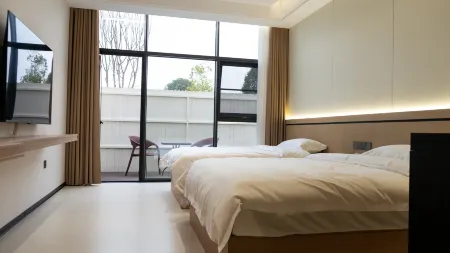 Zigong Qingtian Garden Homestay (Zhonghua Colored Lantern Grand World) Отели рядом со станцией Zigong Railway Station