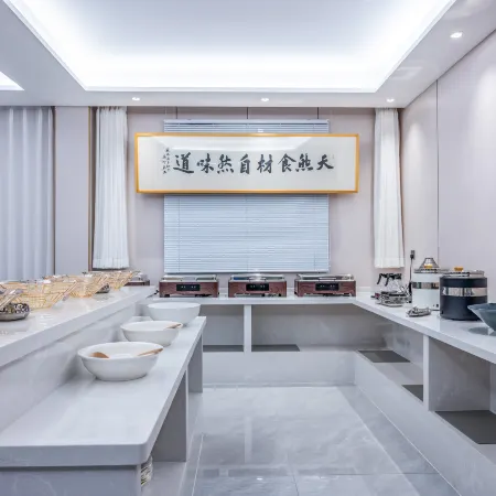 Yiju Hotel  Erdos Wushenqi Tuke Town China Petroleum Gas Station