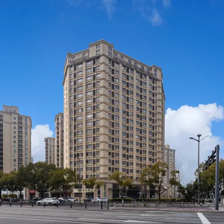 Wutong pomelo hotel (jiaxing nanhu huafu eight hundred companion store） Отели рядом с достопримечательностью «Jiaxing University Biology and Chemistry Engineering College»