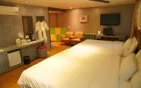 Hotel Rainbow