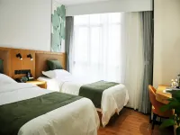 GreenTree Inn Express Hotel (Fuyang Shuangqingwan Park Branch)