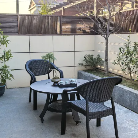 Zhoushang Xiaozhu Homestay (Yuliangzhou Central Ecological Park)