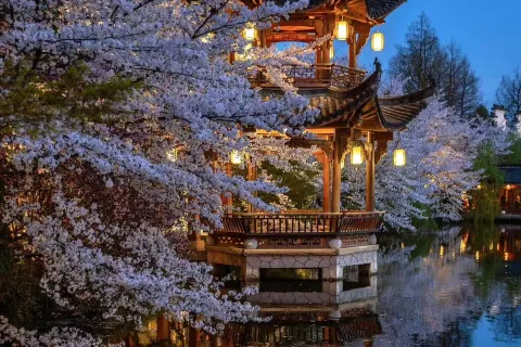 Seclusive Mengxi Garden