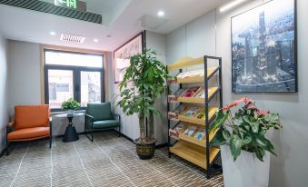 Super 8 Hotel (Beijing Chongwenmen Tongren Hospital)