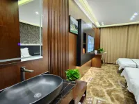 Zadoi Zhenxing Grand Hotel