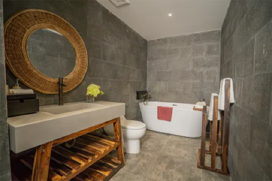 The Signature Hotel Nha Trang Отели рядом с достопримечательностью «Пляж Нха Транг»