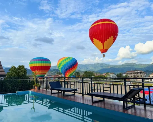 Vang Vieng Sisavang Mountain View Hotel فنادق في فانغ فينغ