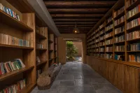 Du'an·Shiguangliyoufeng Designer Smart Inn (Dali Shaxi Ancient Town Branch) - bar
