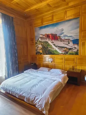 Heping Homestay Hotel dekat Baishuitai