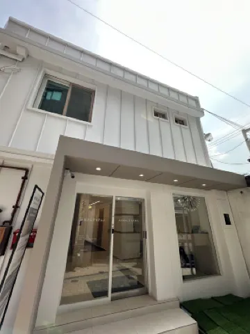 東大門AboutStay 鄰近梨花洞壁畫村的酒店