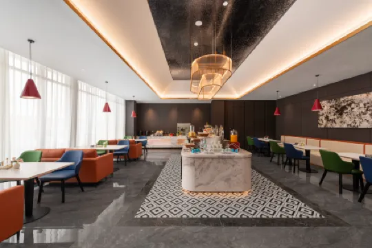 Zhenning Jiaxiyue Hotel