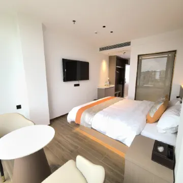 Lingshan Wuli River View Grand Hotel (Wuli Town Bus Station)