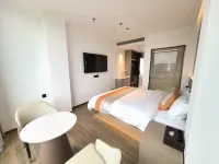 Lingshan Wuli River View Grand Hotel (Wuli Town Bus Station)