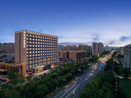 Maison New Century Hotel Yuyao Ningbo Отели рядом с достопримечательностью «Longquan Mountain of Yuyao»