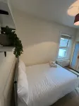 Exclusive 3 Bedroom Flat in Kingston Town! فنادق في Surbiton