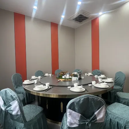 Aijia Business Hotel