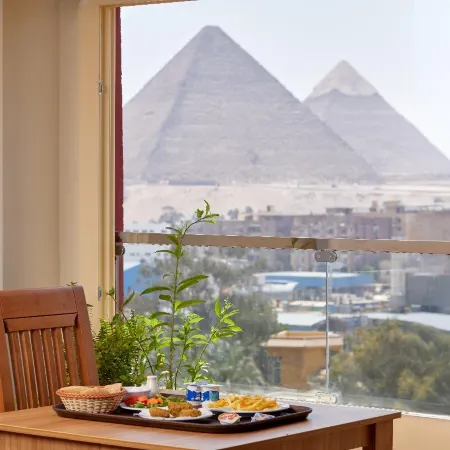 Rosetta Pyramids Inn