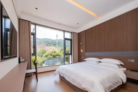 Hehuan Flower Hotel (Xuan'en Longyou Gongshui) Отели рядом с достопримечательностью «Wenlan Bridge»