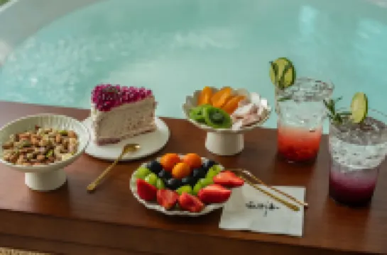 Floral Hotel·Dali Yunyu Sea Garden Scenic Hotel (Dali Station Erhai Park)