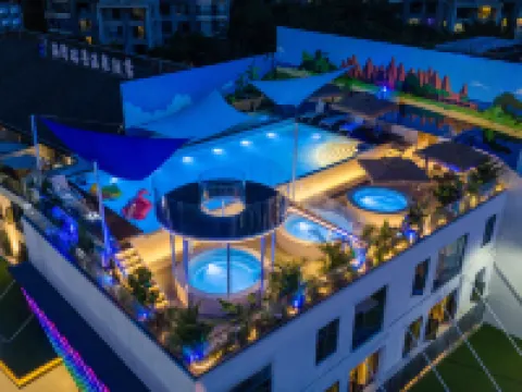 Maitreya Haiwan Ruijing Hot Spring Hotel (Huquan Ecological Park Huquan Mid-Hill Hot Spring Branch) Hotels in Mile
