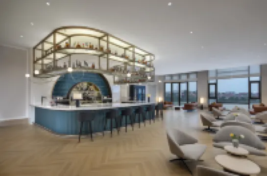 Crowne Plaza XIANGYANG FUCHUN LAKESIDE by IHG 襄陽のホテル