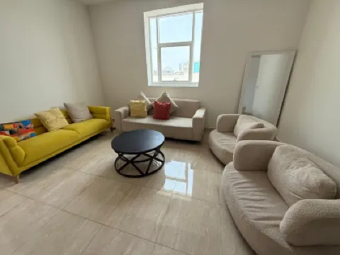 RizQ Villa Luxury Dorm Al Khail Gate Community Centre周辺のホテル