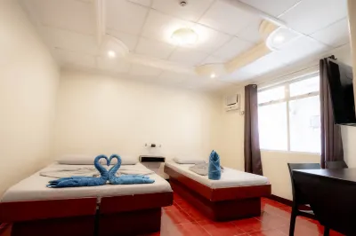 オールソンズ イン ザ・ビサヤス, エクスパンデッド・ターティアリー・エデュケーション・イクイバレンシー・アンド・アクレジテーション・プログラム大学周辺のホテル