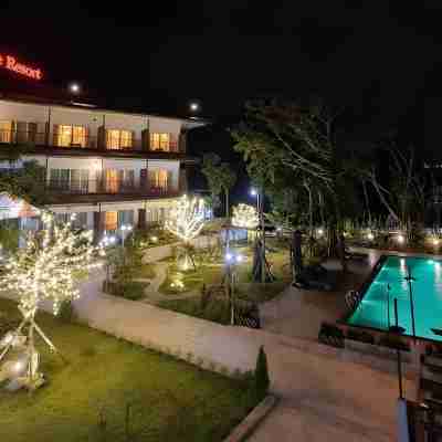 Intimate Riverside Resort Vang Vieng Hotel Exterior