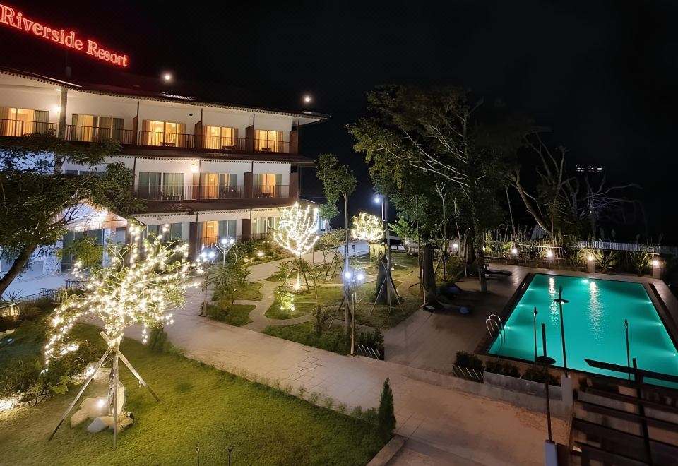 Intimate Riverside Resort Vang Vieng 전경
