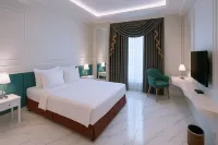 The Grantage Hotel & Sky Lounge