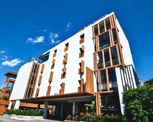 WE Terminal Hotel Hotels near Hai Ya