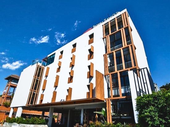 โรงแรมวี เทอมินัล