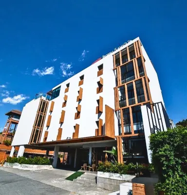 WE Terminal Hotel Hotels near Ping River