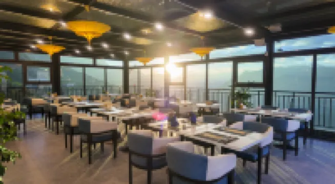 DeLaMont Sapa Hotel - Hill Serenity Retreat