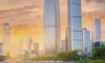 Ritz Hotel (Shenzhen Longhua Qinghu Subway Station)