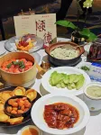 Fan Yi Light Luxury Urban Apartment (Foshan Shunlian Plaza Jinlong Metro Station Branch)