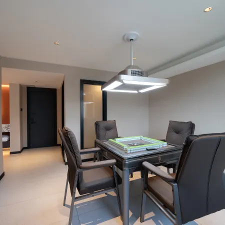 Liling Cichen Grand Hotel (Liquan Road Jiuhong Century Plaza)