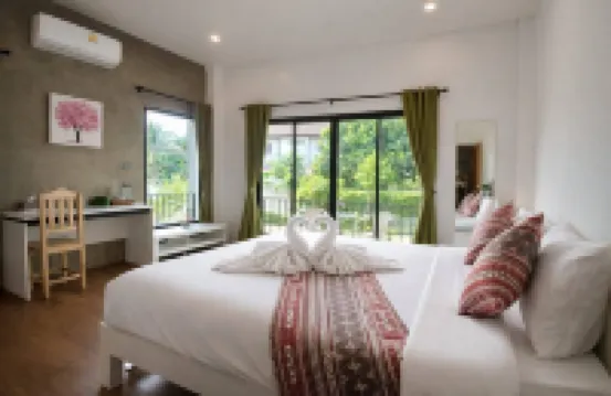 River Bend Villas Hotels near Wat Phra That Chom Taeng