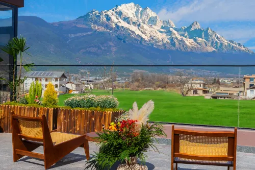 Yexu · Snow Peak ・ 360° Sunshine Golden Mountain · Stargazing · Designer Vacation Boutique Stay