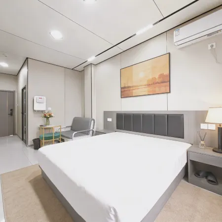 Moonlight Cloud Hotel (Laixi Commercial Street Branch)