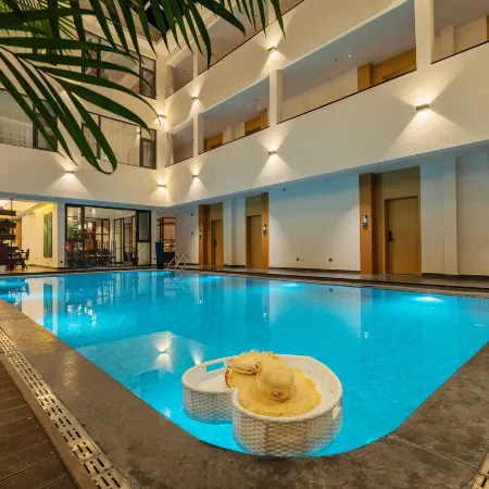 Lugu Lake Qingchen International Lake View Resort Manor (Daluoshui Pier Branch)