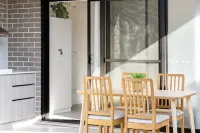 Tranquil Rooms – Quick Walk to Bus & Local Amenities