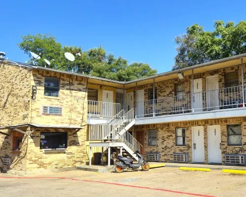 Mi Amor Inn & Suites by Hotel O Dallas Tx Hwy 352 Hotels in Dallas