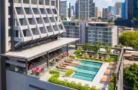 DoubleTree by Hilton Sukhumvit Bangkok - Beach