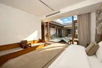 Xianting Residence (WeiShan Ancient City Gongchen Tower) - balcony