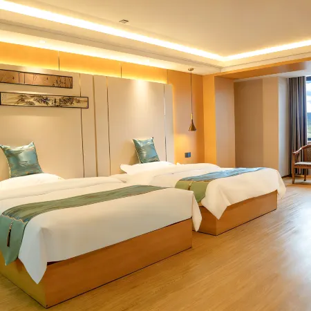 Manfeng Four Seasons Hotel (Cangwu)