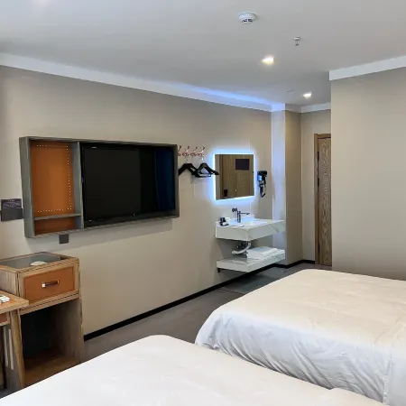 Daming Longjing Business Hotel