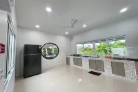 Nueng Pool Villa - Bungalows