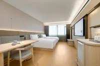 Ji Hotel (Foshan Lvdaohu Metro Station)